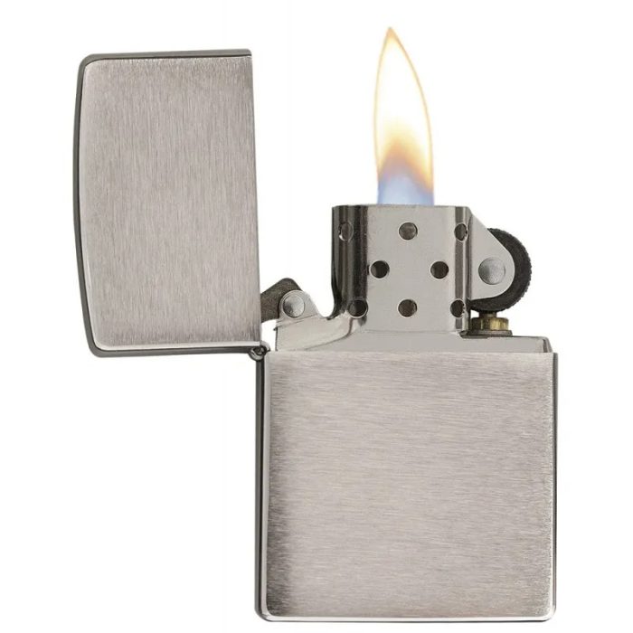 zippo-brushed-chrome-60000804-1-.jpeg