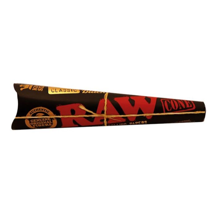 raw-black-king-size-cones-3-pack-32pcs-display_01.jpg